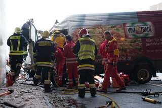 Schwerer Verkehrsunfall in Tunnel - Mann in Kleintransporter eingeklemmt 20130213-7625.jpg