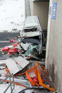Schwerer Verkehrsunfall in Tunnel - Mann in Kleintransporter eingeklemmt 20130213-7647.jpg