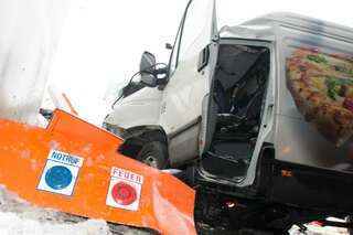 Schwerer Verkehrsunfall in Tunnel - Mann in Kleintransporter eingeklemmt 20130213-7675.jpg