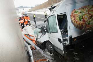 Schwerer Verkehrsunfall in Tunnel - Mann in Kleintransporter eingeklemmt 20130213-7695.jpg