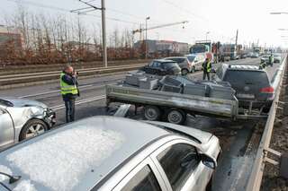 Unfall mit sechs beteiligten Fahrzeugen 20130222-8096.jpg