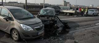 Unfall mit sechs beteiligten Fahrzeugen 20130222-8105.jpg