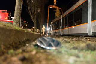 Rettung krachte gegen Straßenbahn 20130302-9447.jpg