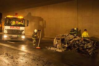 Frontal in Tunnelportal gekracht: Lenker Tot - Fahrzeug ausgebrannt 20120303-9053.jpg