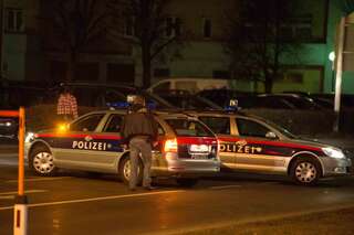 Großeinsatz der Polizei in Leonding-Hart 20130307-9600.jpg