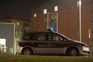 Großeinsatz der Polizei in Leonding-Hart 20130307-9649.jpg