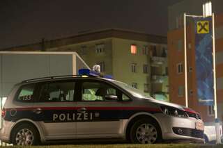Großeinsatz der Polizei in Leonding-Hart 20130307-9654.jpg