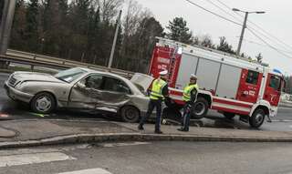 Zwei Verletzte bei Verkehrsunfall auf B1 20130313-0309.jpg