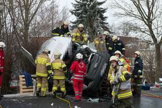 Arbeiter nach Unfall im Firmenbus eingeklemmt 20130315-0516.jpg