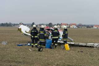 Flugzeugabsturz am Flugplatz Wels 20130402-2326.jpg