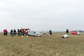 Flugzeugabsturz am Flugplatz Wels 20130402-2334.jpg