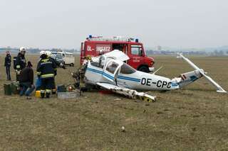 Flugzeugabsturz am Flugplatz Wels 20130402-2336.jpg