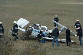 Flugzeugabsturz am Flugplatz Wels 20130402-2354.jpg