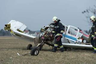 Flugzeugabsturz am Flugplatz Wels 20130402-2357.jpg