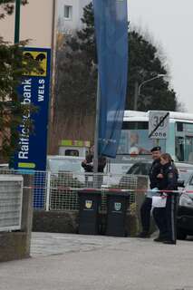 Banküberfall in Wels: Täter drohte mit Bombe 20130404-2423-2.jpg