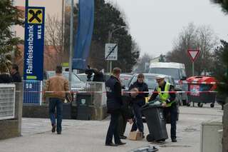 Banküberfall in Wels: Täter drohte mit Bombe 20130404-2433.jpg