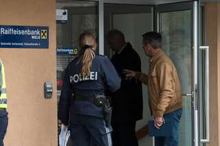Banküberfall in Wels: Täter drohte mit Bombe 20130404-2441.jpg