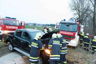 Auto in Krems-Fluss gestürzt - Feuerwehrmann als Ersthelfer 20130408-3445.jpg
