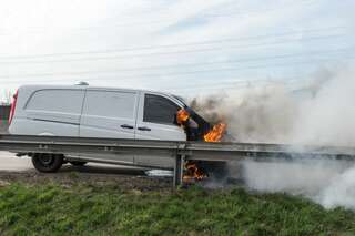 Brennender Transporter auf der A1 20130416-4043.jpg