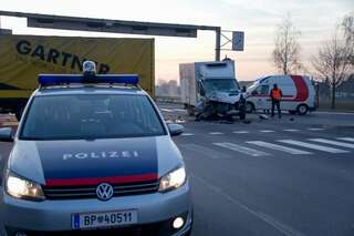 Schwerer Verkehrsunfall auf B1 18042013vumpmarchtrenk_15.jpg