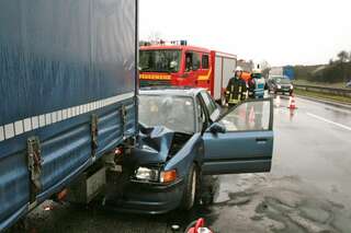 Drei Frauen aus Wels  auf deutscher Autobahn verunfallt 1104010_vu_pkw_a3_barbing_07.jpg