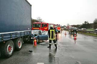 Drei Frauen aus Wels  auf deutscher Autobahn verunfallt 1104010_vu_pkw_a3_barbing_09.jpg