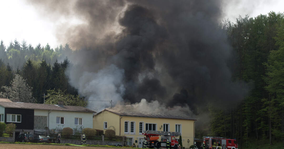 Titelbild: Wohnhausbrand in St. Florian bei Linz