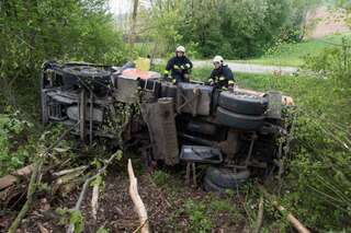 Kehrmaschine auf A7 überschlagen-Fahrer verletzt 20130429-5991.jpg