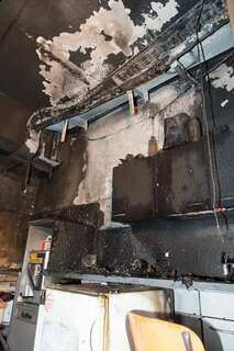 Hoher Sachschaden nach Brand in einem Lebensmittelmarkt 20130513-7116.jpg