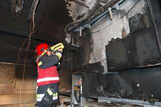 Hoher Sachschaden nach Brand in einem Lebensmittelmarkt 20130513-7122.jpg