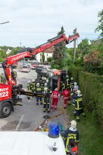 Mischbeton-Lkw umgestürzt - Fahrer nach drei Stunden befreit 20130516-7388.jpg
