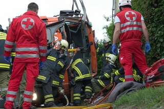 Mischbeton-Lkw umgestürzt - Fahrer nach drei Stunden befreit 20130516-7416.jpg