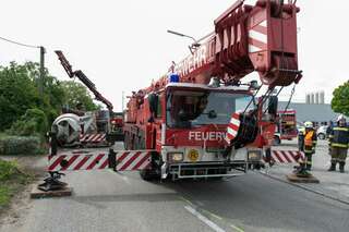 Mischbeton-Lkw umgestürzt - Fahrer nach drei Stunden befreit 20130516-7440.jpg