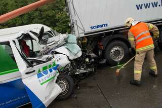 Stau auf A1 bei Ebelsberg nach Lkw-Unfall 9568_20130603_r.jpg