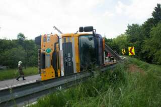 LKW in Kurve umgestürzt - B126 gesperrt. 20130608-9996.jpg