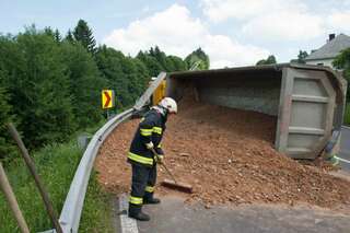 LKW in Kurve umgestürzt - B126 gesperrt. 20130608-9997.jpg