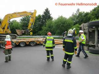 LKW in Kurve umgestürzt - B126 gesperrt. img_5070.jpg