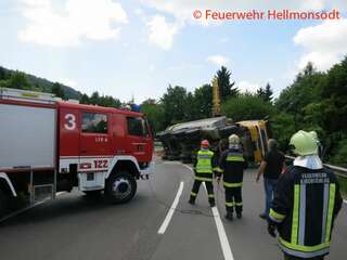 LKW in Kurve umgestürzt - B126 gesperrt. img_5109.jpg
