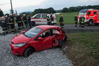 Fahrzeuglenkerin missachtet Stopptafel - Crash mit Zug 20130611-0177.jpg