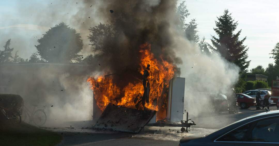 Titelbild: Explosionsgefahr beim Brand eines Hendlgrillers