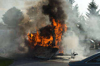 Explosionsgefahr beim Brand eines Hendlgrillers 20130615-0719.jpg