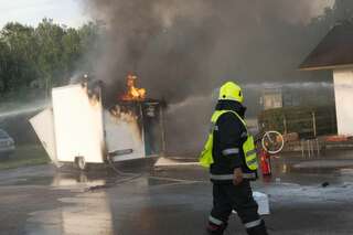 Explosionsgefahr beim Brand eines Hendlgrillers 20130615-0726.jpg