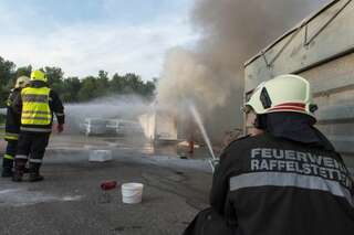 Explosionsgefahr beim Brand eines Hendlgrillers 20130615-0729.jpg