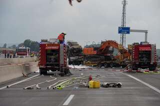 Ein Toter bei Unfall mit Tankwagen auf der A1 20130729-5936.jpg