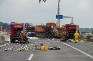 Ein Toter bei Unfall mit Tankwagen auf der A1 20130729-5938.jpg