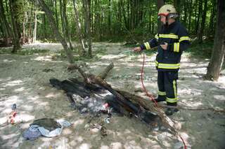 Feuerwehreinsatz wegen Lagerfeuer im Wald 20130803-6060.jpg
