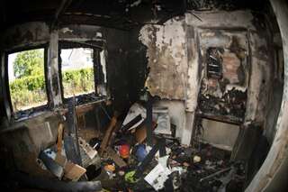 Menschenrettung über Feuerwehrleiter bei Wohnhausbrand 20130806-6387.jpg