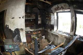 Menschenrettung über Feuerwehrleiter bei Wohnhausbrand 20130806-6391.jpg
