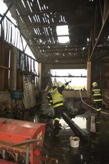 Hoher Sachschaden nach Brand einer Gerätehalle. 20130808-6717.jpg
