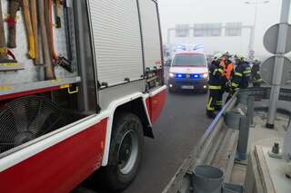 5 Verletzte bei Verkehrsunfällen auf er B1 - Einsatzfahrzeug der Feuerwehr von Auto gerammt. 20130830-8514.jpg